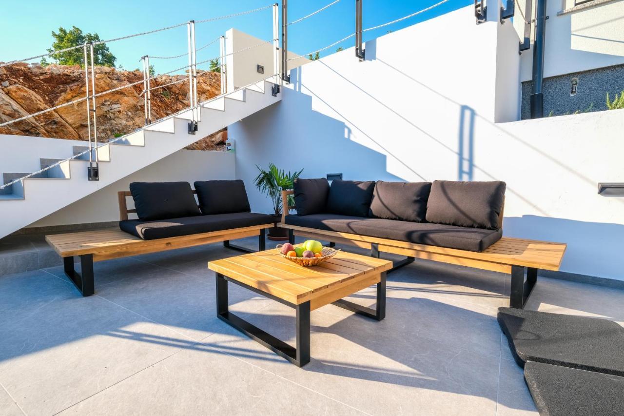 House Vista